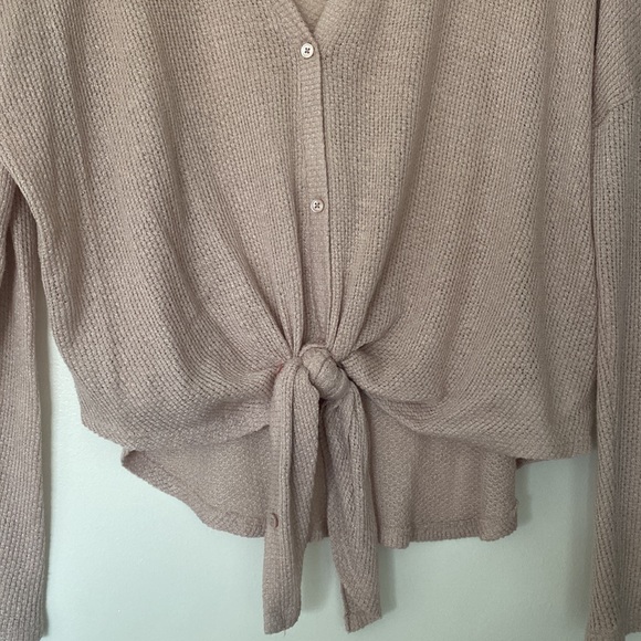 EUC✨Babaton Tie Long Sleeve - Picture 5 of 5